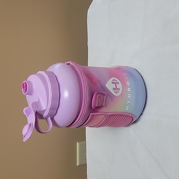 HydroJug Dining Hydro Jug 73oz Comes With Sleeve And Straw No Strap